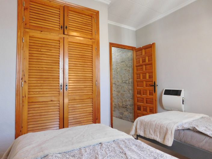 Image No.33-3 Bed Property for sale
