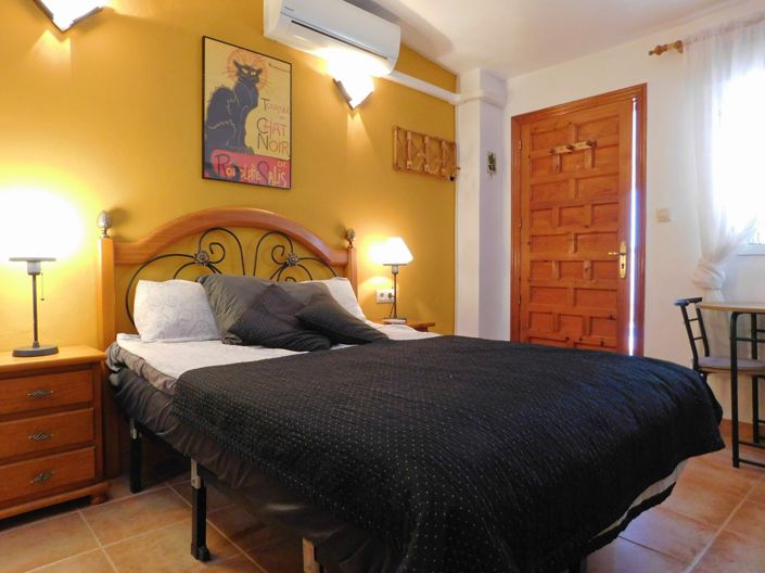 Image No.42-3 Bed Property for sale