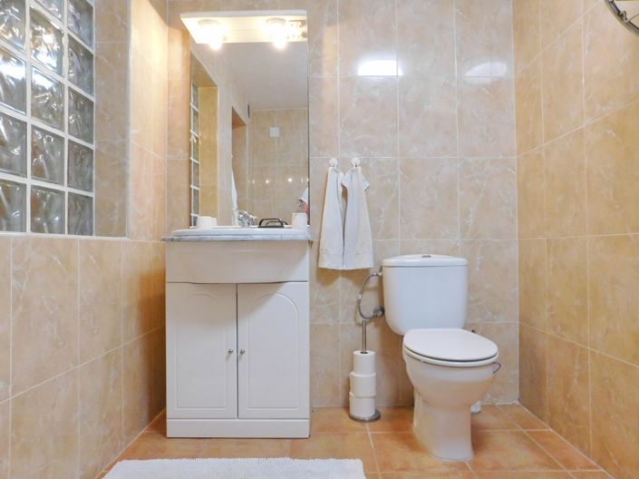 Image No.43-3 Bed Property for sale