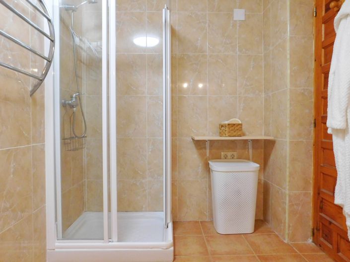 Image No.44-3 Bed Property for sale
