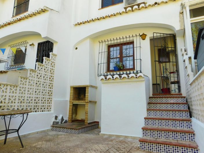 Image No.20-2 Bed Townhouse for sale