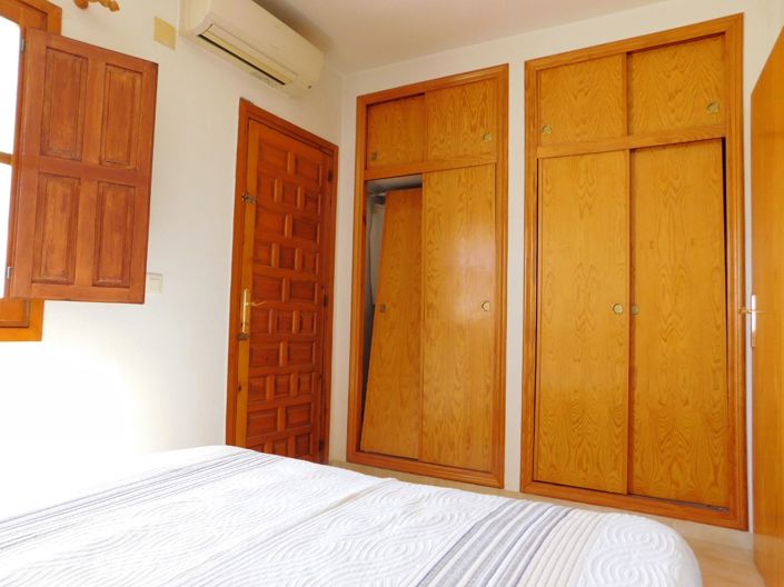 Image No.28-2 Bed Townhouse for sale