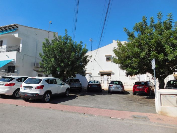Image No.33-2 Bed Townhouse for sale