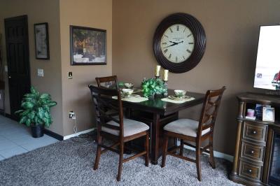 6--Dining