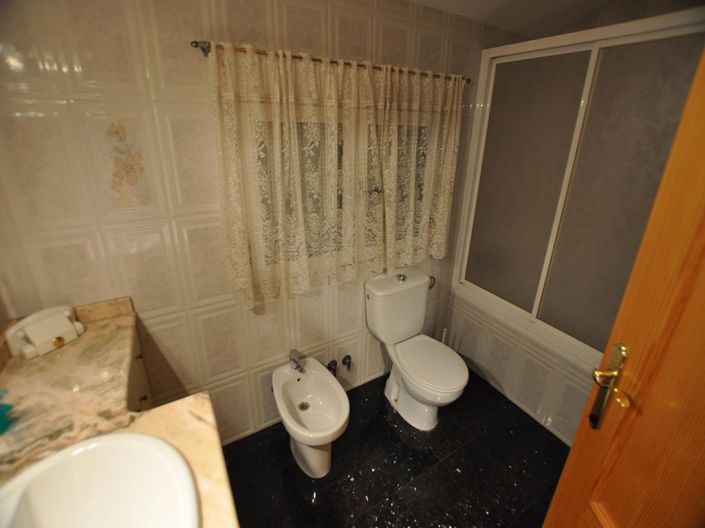 Image No.29-4 Bed Villa for sale