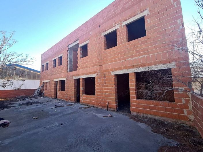 Image No.18-4 Bed Townhouse for sale