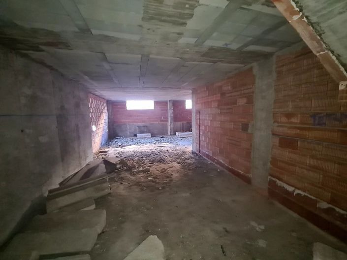 Image No.26-4 Bed Townhouse for sale