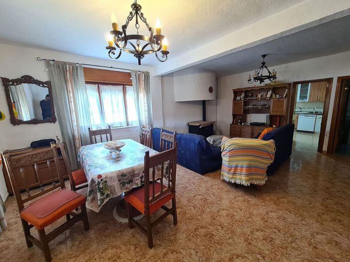 Image No.11-4 Bed Country House for sale