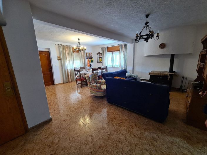 Image No.12-4 Bed Country House for sale