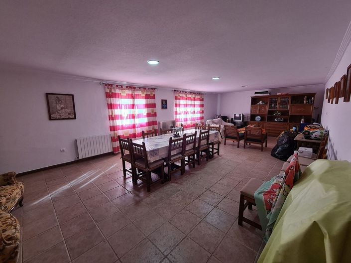 Image No.18-4 Bed Country House for sale