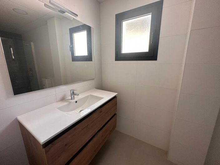 Image No.15-3 Bed Villa for sale