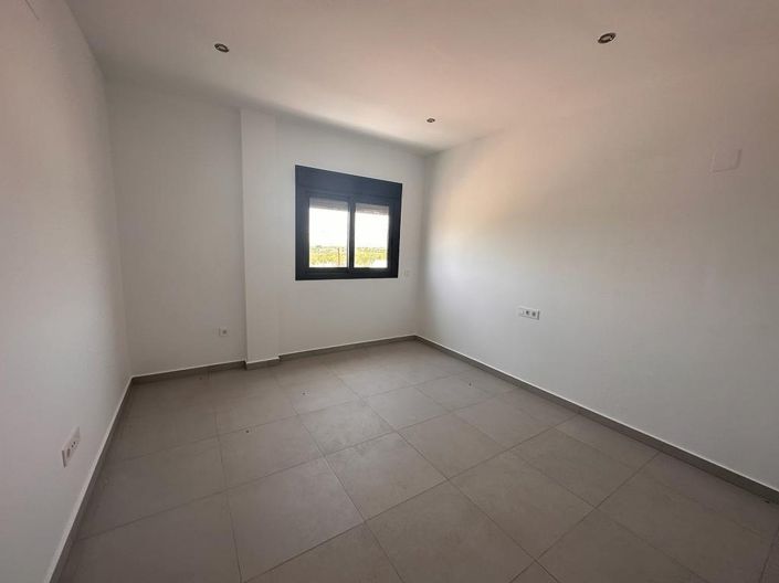 Image No.18-3 Bed Villa for sale