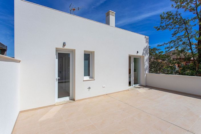 Image No.3-3 Bed Villa for sale