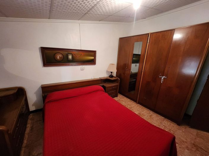 Image No.14-5 Bed Townhouse for sale