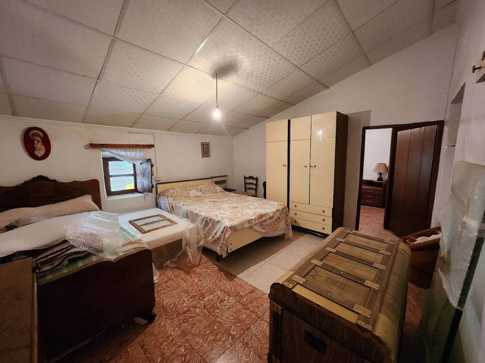 Image No.22-5 Bed Townhouse for sale