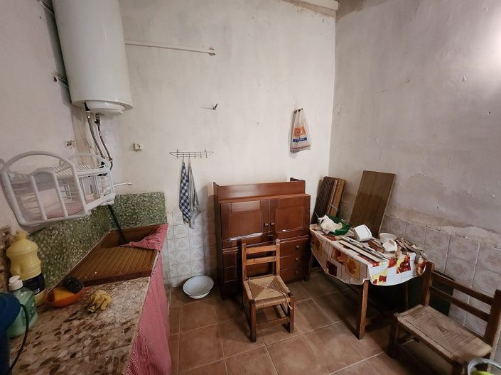 Image No.28-5 Bed Townhouse for sale