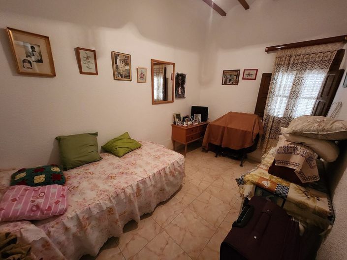 Image No.6-5 Bed Townhouse for sale