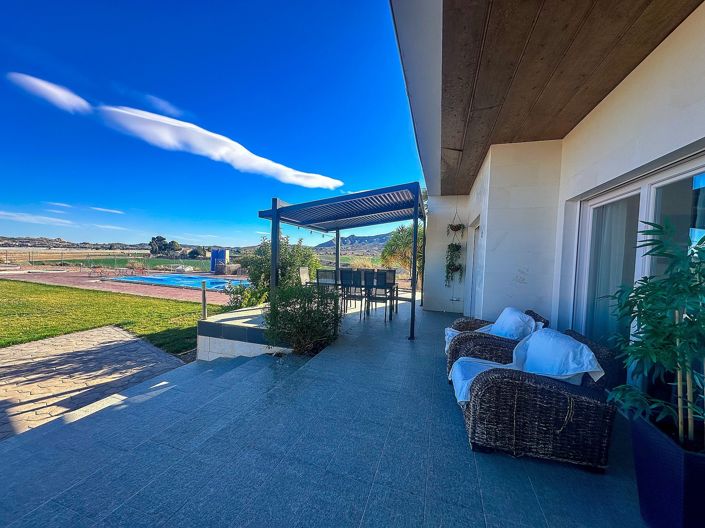 Image No.18-5 Bed Villa for sale