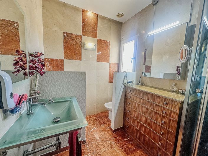 Image No.38-5 Bed Villa for sale