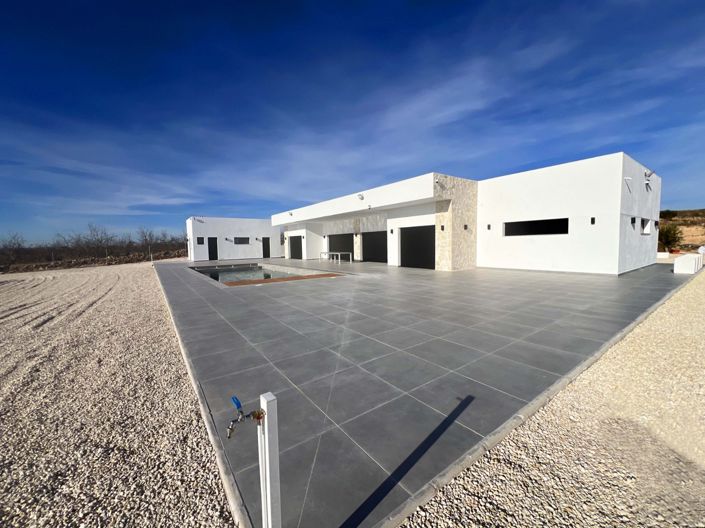Image No.11-3 Bed Villa for sale