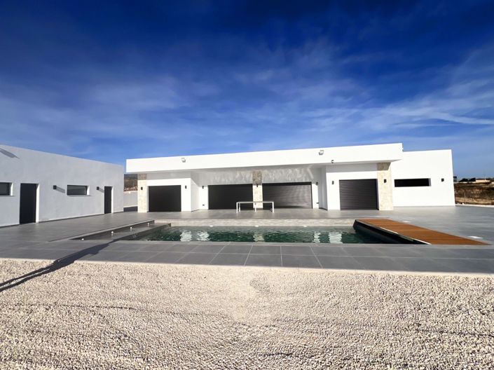 Image No.12-3 Bed Villa for sale