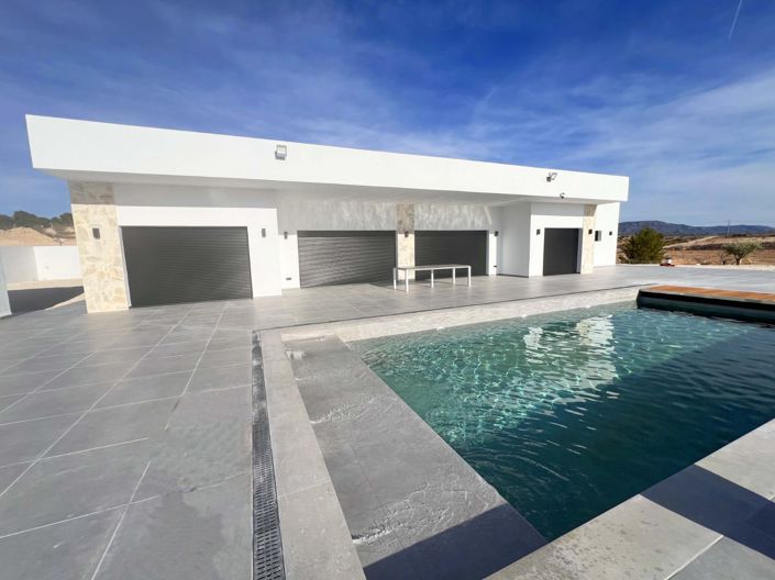 Image No.13-3 Bed Villa for sale