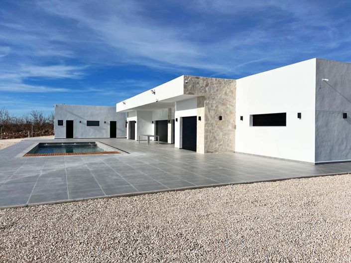 Image No.3-3 Bed Villa for sale