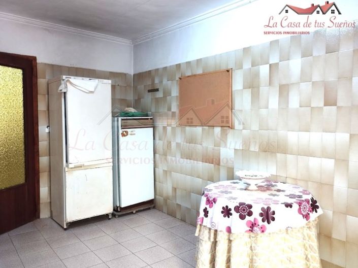 Image No.36-5 Bed Country House for sale