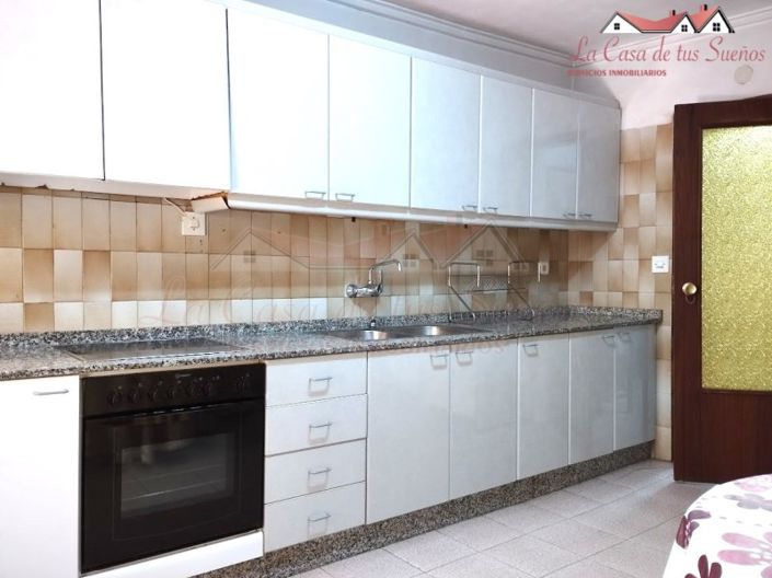 Image No.38-5 Bed Country House for sale