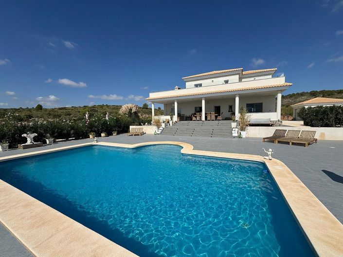Image No.3-5 Bed Villa for sale
