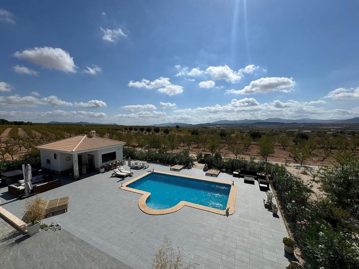 Image No.48-5 Bed Villa for sale