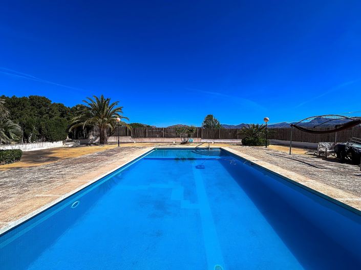 Image No.12-6 Bed Villa for sale