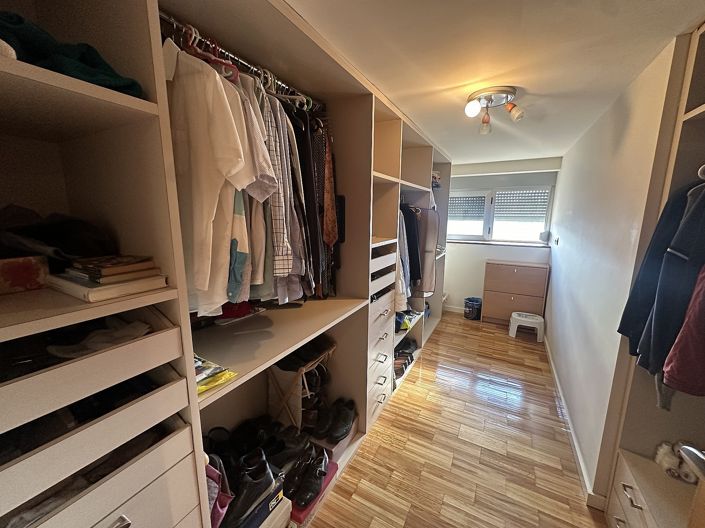 Image No.27-6 Bed Villa for sale