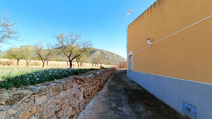 Image No.28-3 Bed Townhouse for sale