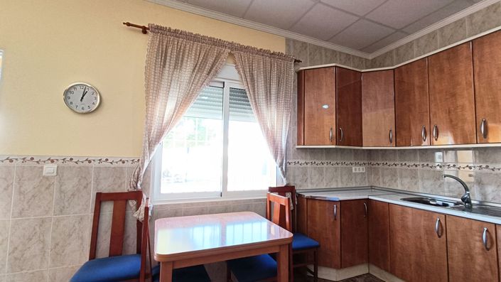 Image No.8-3 Bed Townhouse for sale