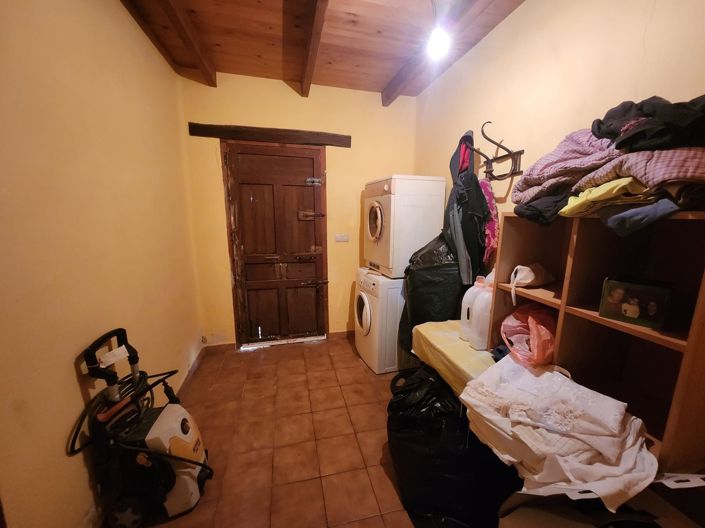 Image No.23-4 Bed Country House for sale