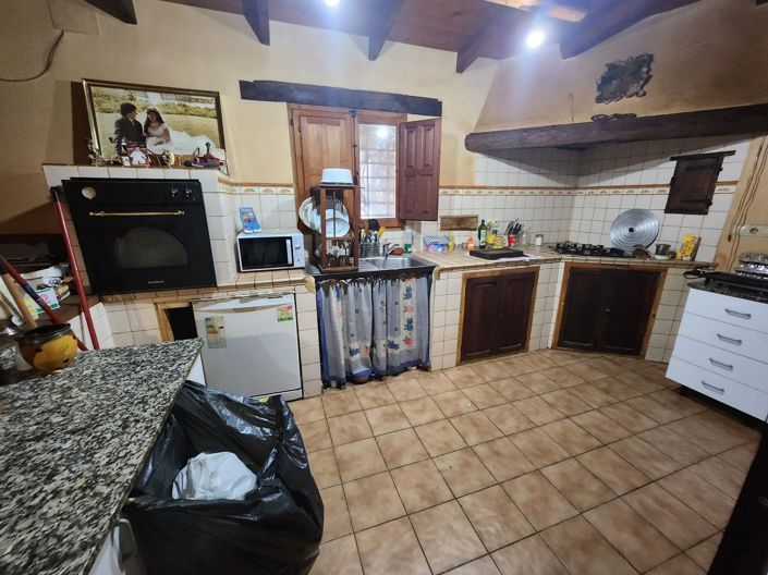 Image No.34-4 Bed Country House for sale