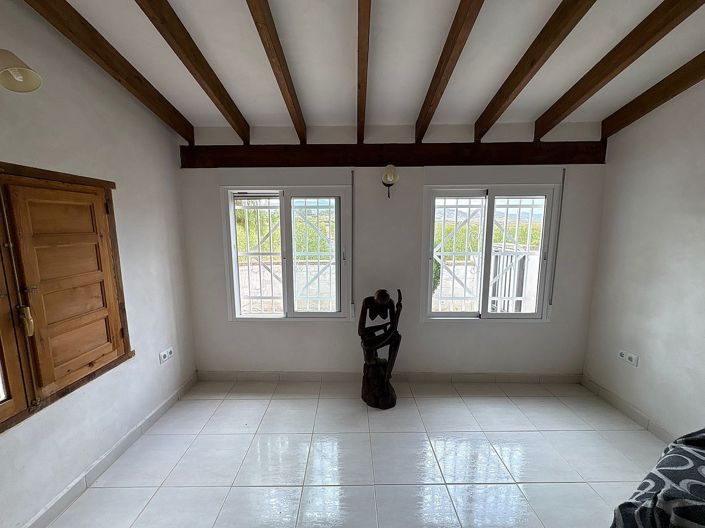 Image No.23-5 Bed Property for sale