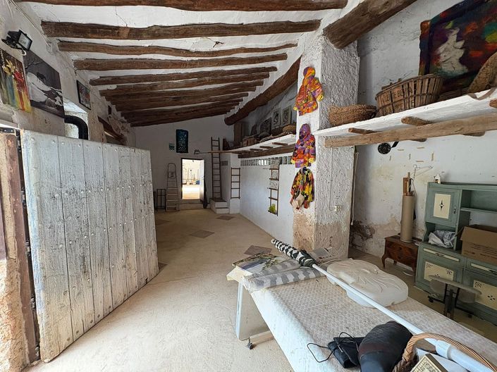 Image No.40-5 Bed Property for sale