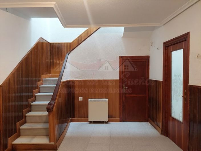 Image No.18-4 Bed Townhouse for sale