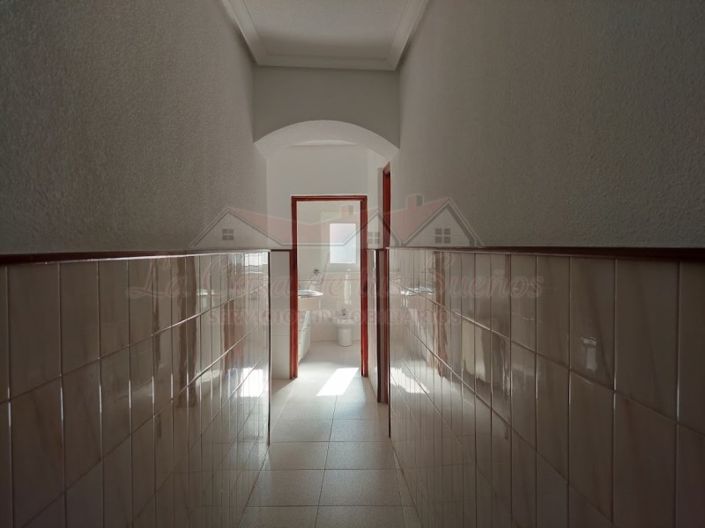 Image No.26-4 Bed Townhouse for sale