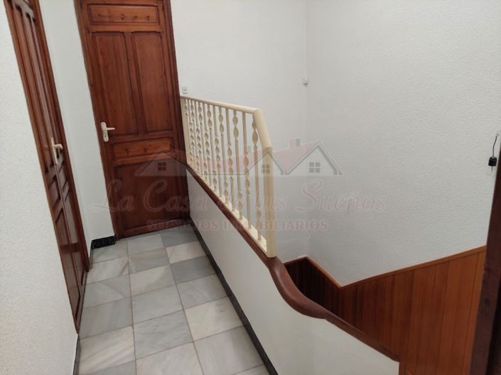 Image No.28-4 Bed Townhouse for sale