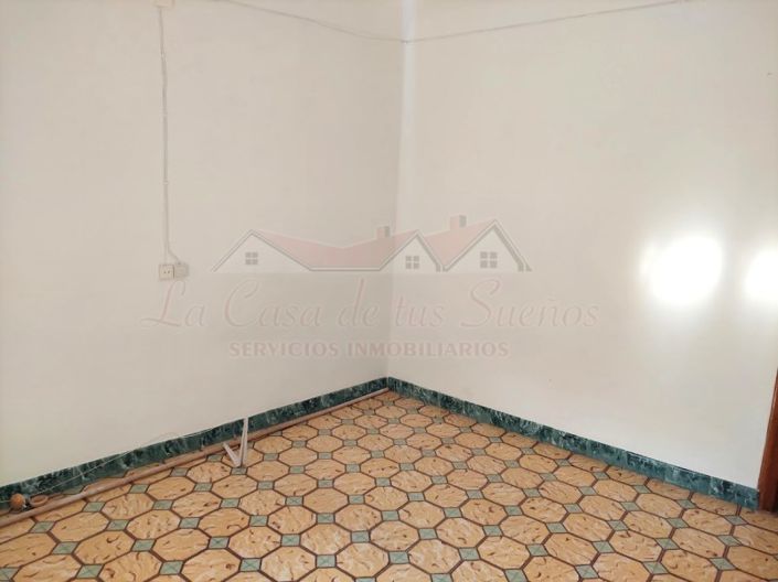 Image No.31-4 Bed Townhouse for sale