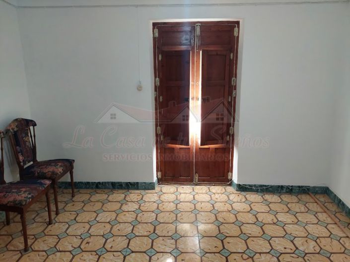 Image No.37-4 Bed Townhouse for sale