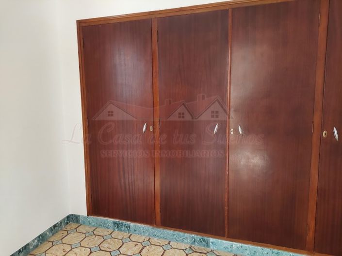 Image No.38-4 Bed Townhouse for sale