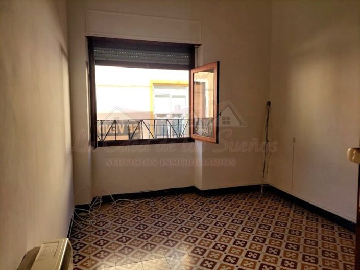 Image No.40-4 Bed Townhouse for sale