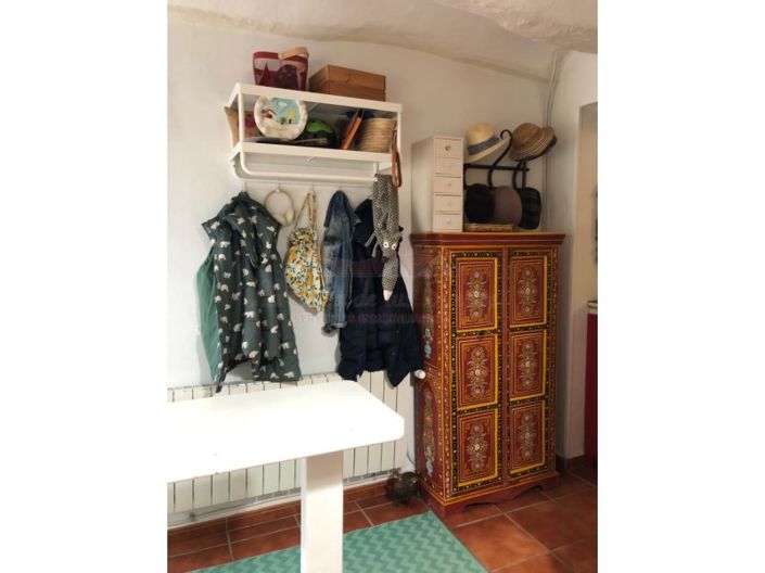 Image No.11-3 Bed Country House for sale