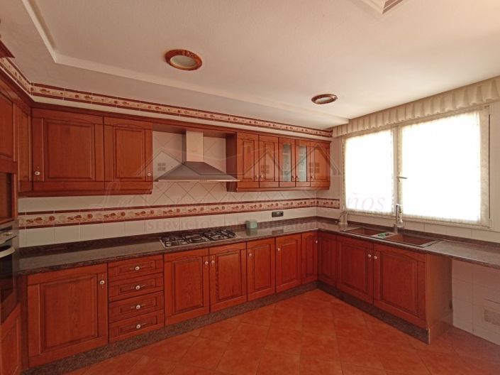 Image No.12-4 Bed Villa for sale