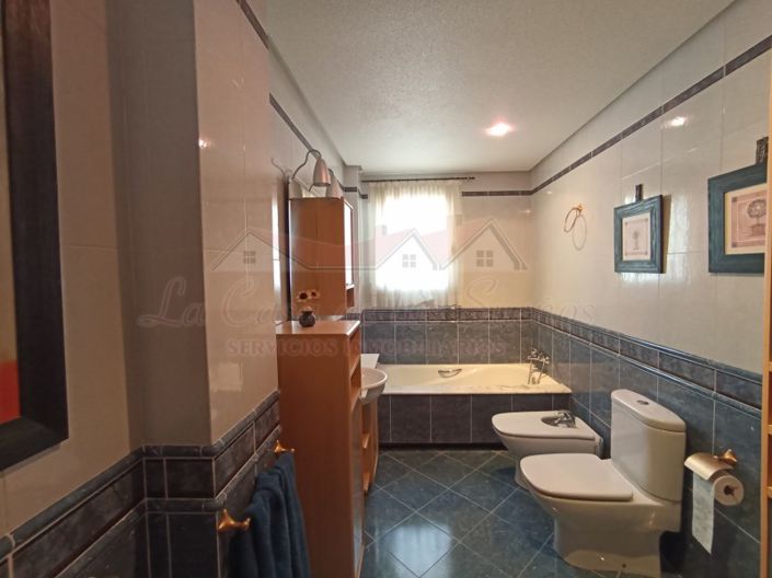 Image No.18-4 Bed Villa for sale