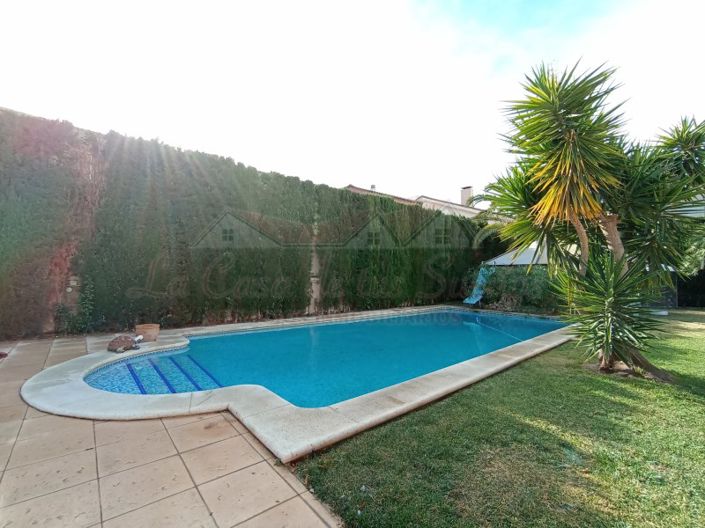 Image No.2-4 Bed Villa for sale